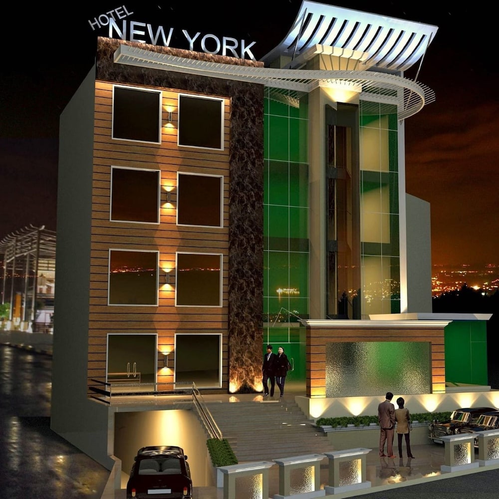 Hotel New York Plaza in Una, India