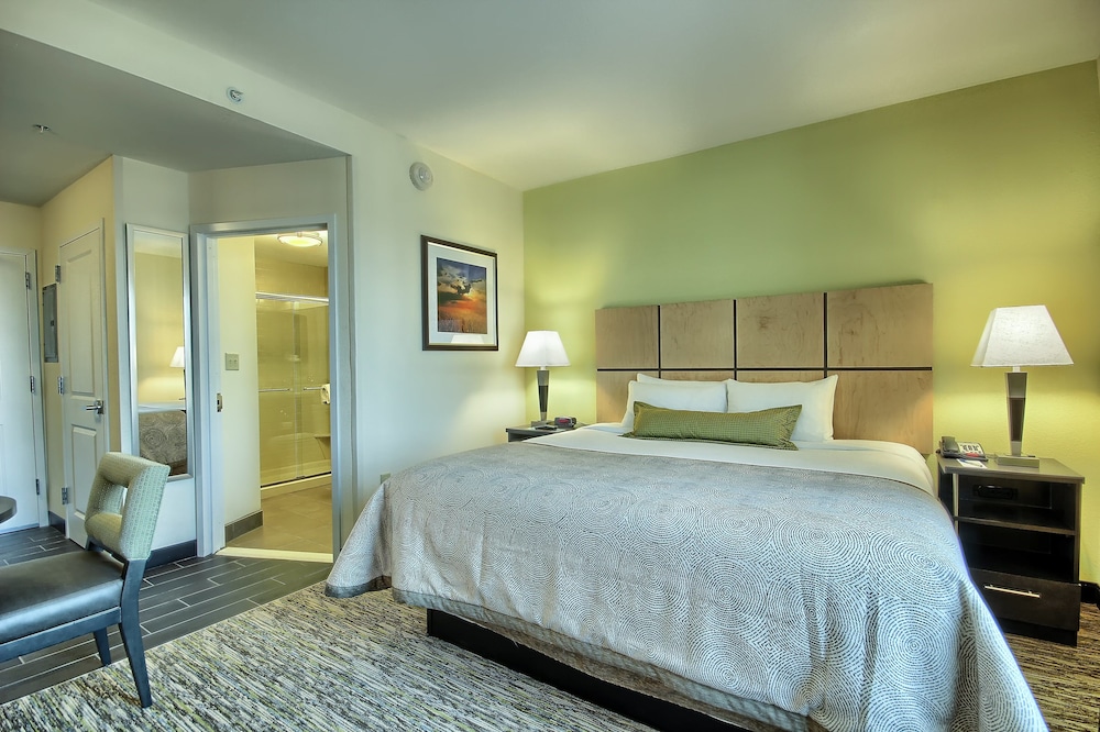 Candlewood Suites Columbus Grove City by IHG - photo 8