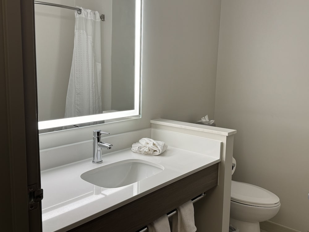 Holiday Inn Express Hotel & Suites St. Paul Woodbury by IHG - photo 54