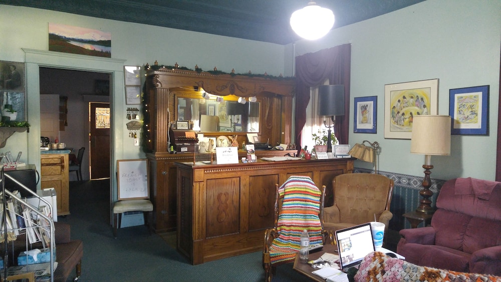 Inn of the Six Toed Cat - photo 25