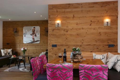 Haus Alpenliebe — 4-Star Luxury Hotel in Piesendorf, Austria
