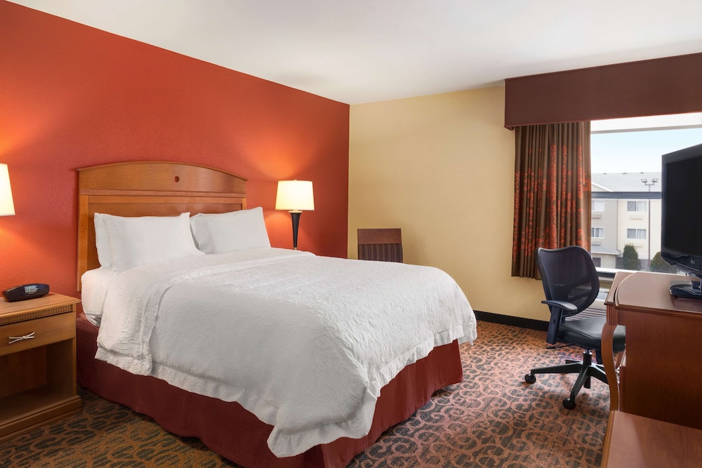 Hampton Inn Wichita East - photo 5