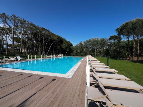 Jesolo Pineta Resort Fronte Mare Piscina & Park — 4-Star Luxury Hotel in Lido Di Jesolo, Italy
