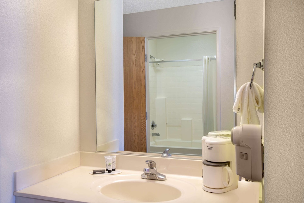Holiday Inn Express Redding North by IHG - photo 59