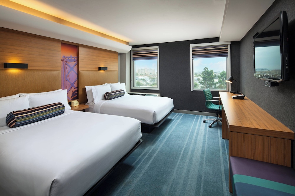 Aloft San Francisco Airport - photo 9