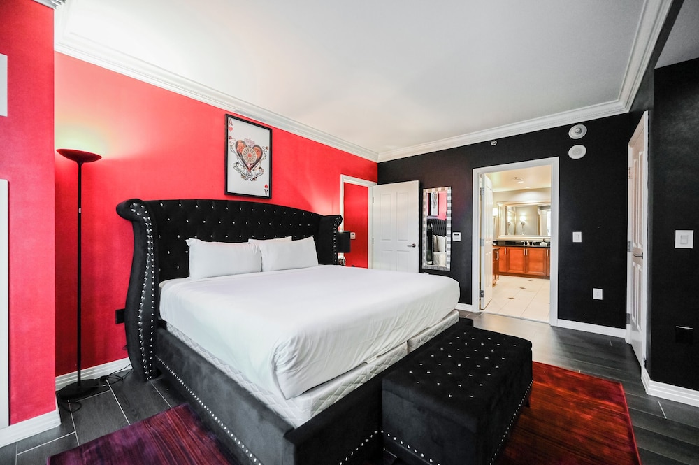 StripViewSuites at Signature - photo 61