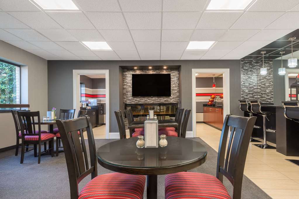 Ramada by Wyndham Catlettsburg Ashland - photo 23