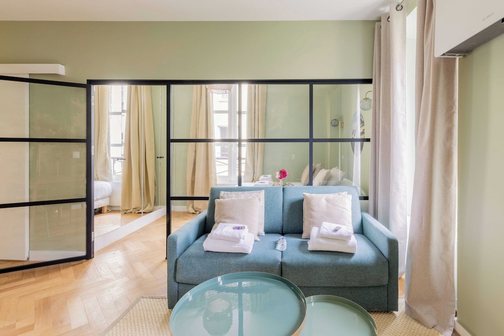 Apartment Cosy 1bdr 4p Near Invalides — 4-Star Luxury Hotel in Paris, France
