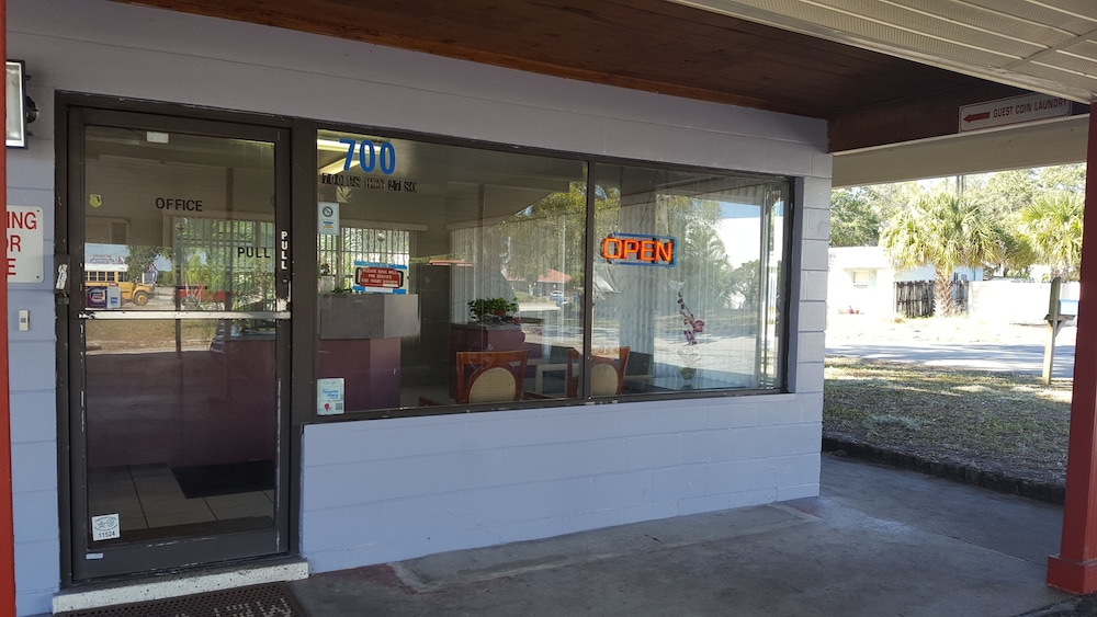 Oak Tree Inn Florida - photo 2