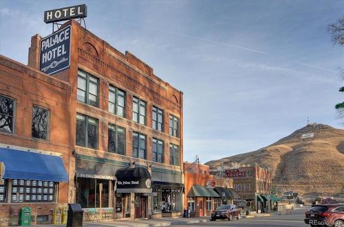 Cozy Condo In The Historic Palace Hotel Downtown 21116430 — Salida