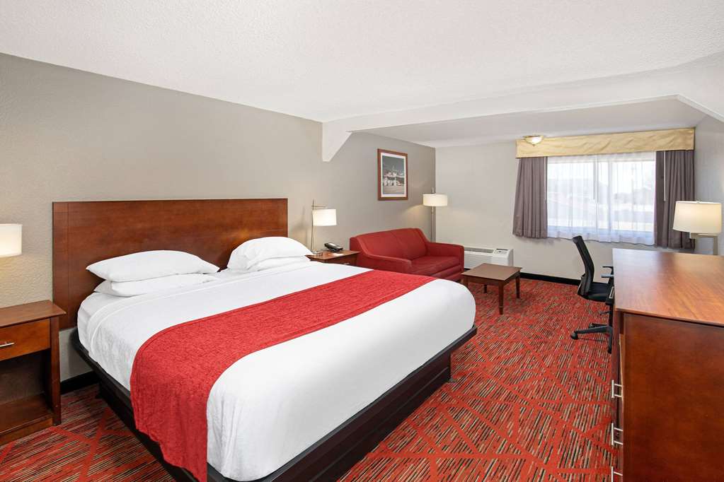 Ramada by Wyndham Bowling Green - photo 12