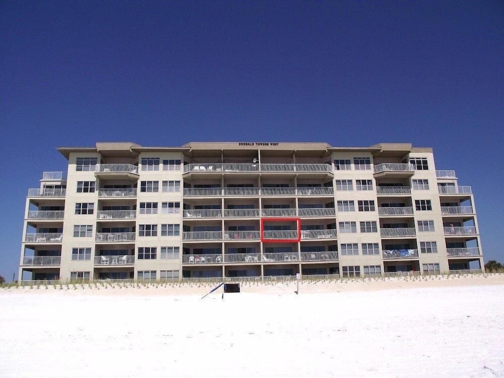 Emerald Towers West 3003 by RedAwning - photo 29