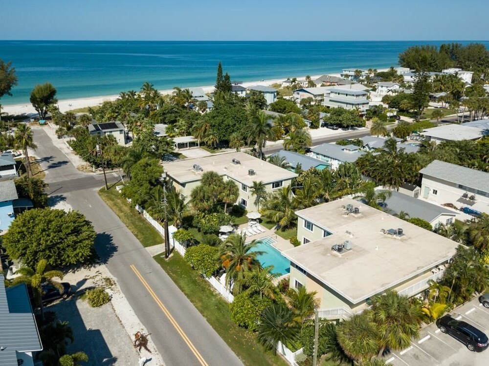Palm Cay 5 - featured photo