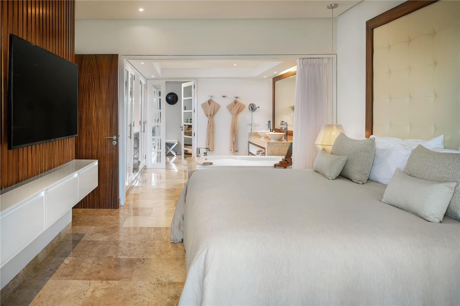 Guest room