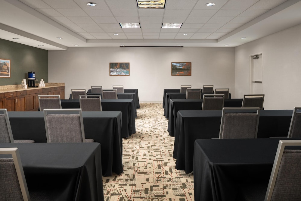 Hampton Inn & Suites Whitefish - photo 27