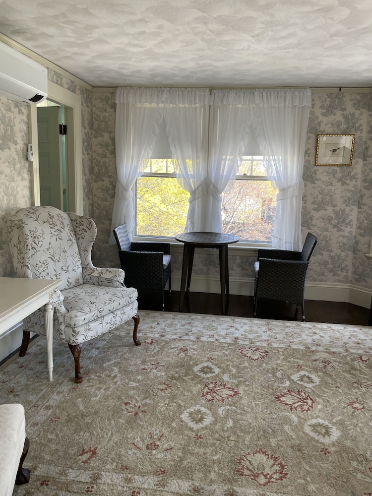 Moseley Cottage Inn & Town Motel - photo 25