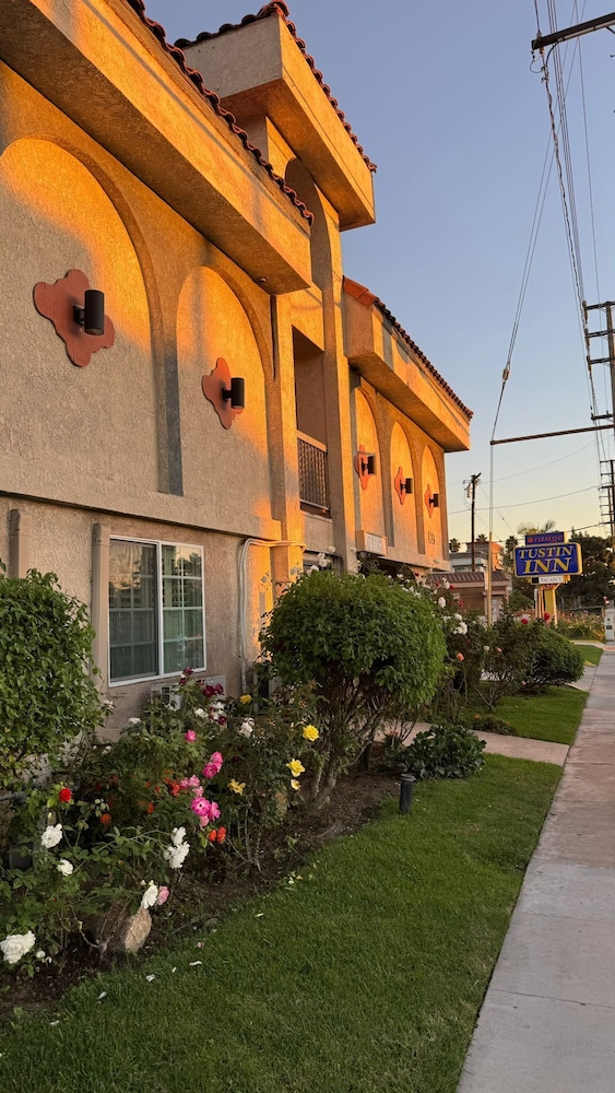 Orange Tustin Inn - photo 36