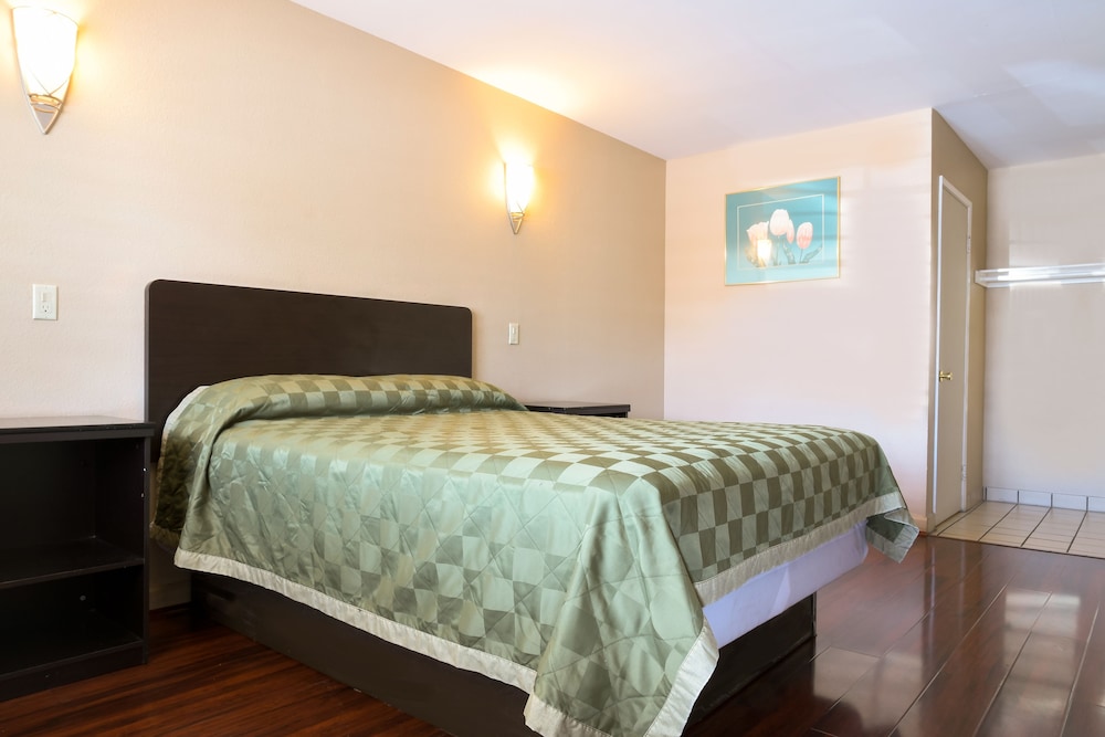 Covina Motel - photo 5