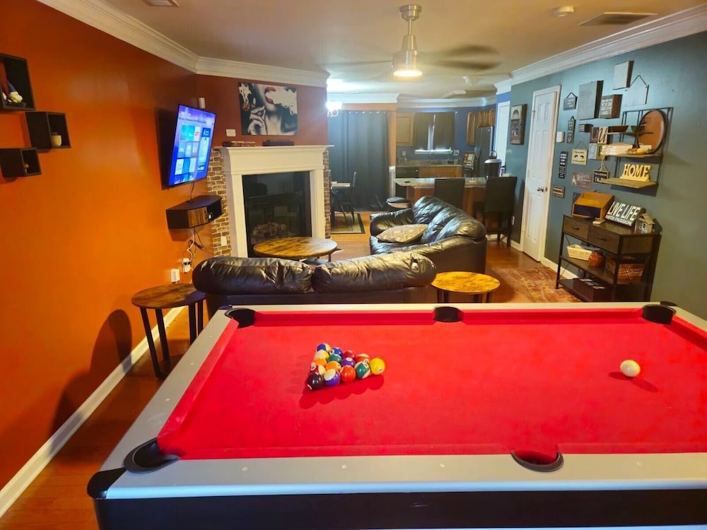 Amazin Lrg 3 Bed house w King bed — 4-Star Luxury Hotel in Atlanta, United States