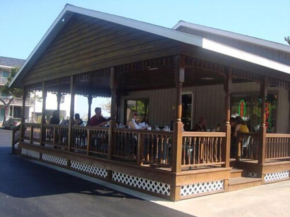 Island Resort - photo 12