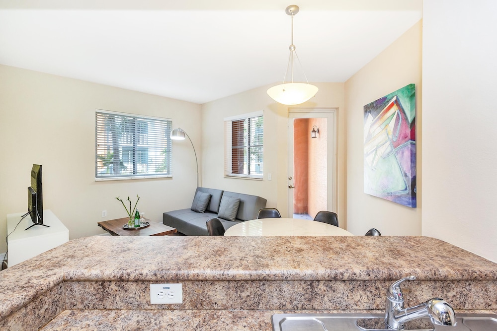Dharma Home Suites South Miami at Red Road Commons - photo 14