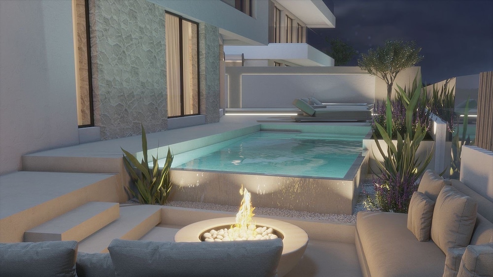 Luxury seafront Villa Noles with heated Pool Jacuzzi EV near Zadar — 4-Star Luxury Hotel in Sukosan, Croatia
