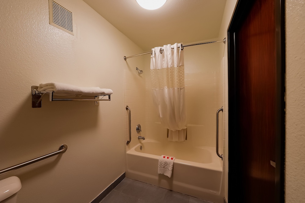 Siletz Bay Beachfront Hotel by OYO Lincoln City - photo 96