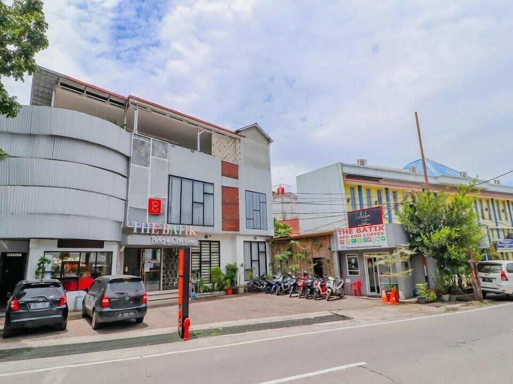 The Batik Bed and Coffee - last minute hotel in Bandung