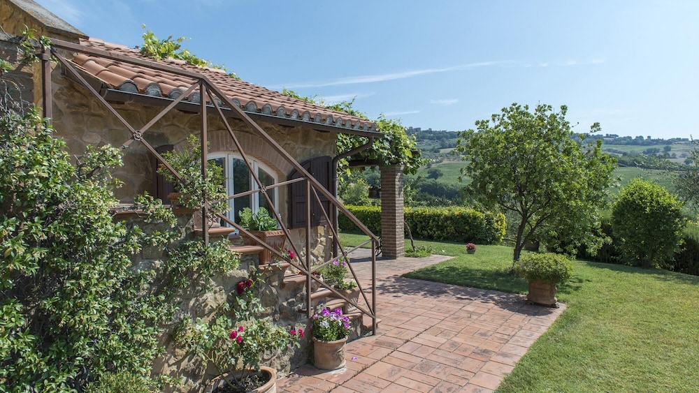 Pg l188 vocl0at Pratoline 8 — hotel in Todi