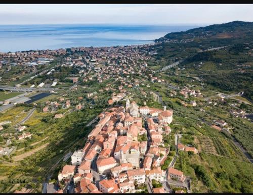 La casa di nonna Mary — 4-Star Luxury Hotel in Diano Castello, Italy