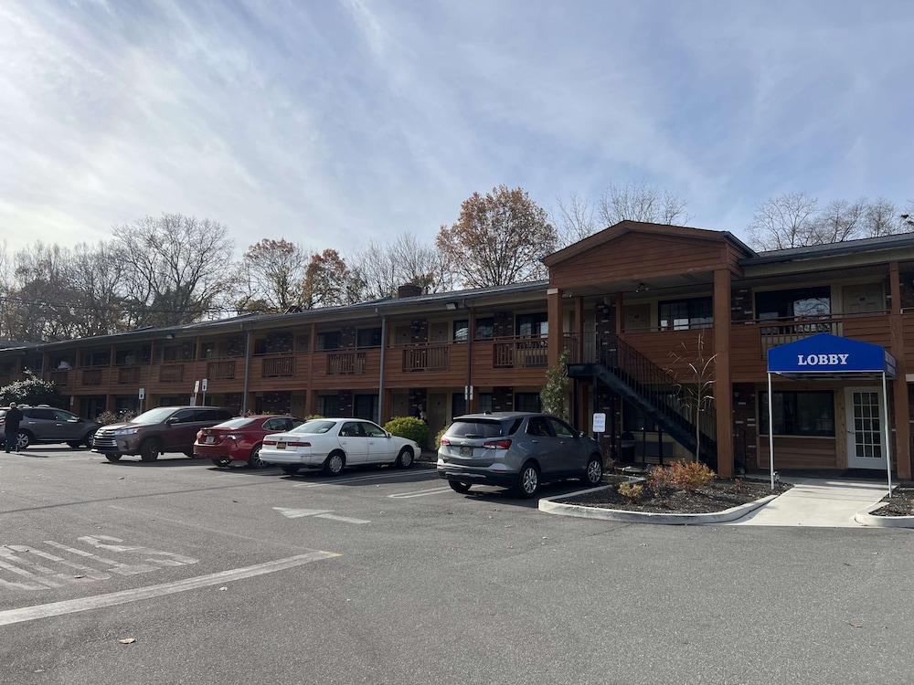 SureStay Plus by Best Western Woodbury Inn - photo 27