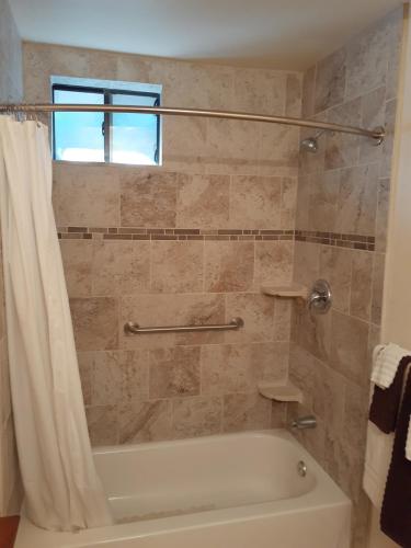 Stagecoach Suites - photo 18
