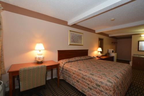 Newcastle Motel - photo 16
