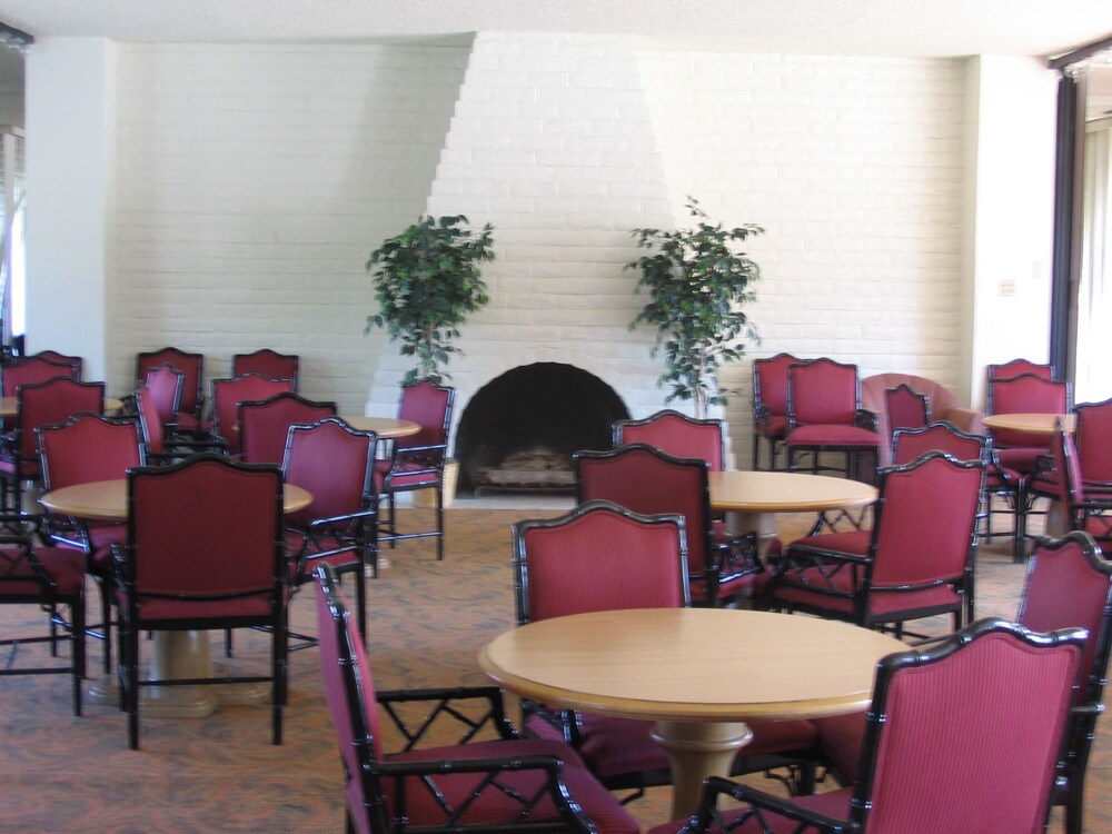 Heritage Inn Express Roseville - photo 21