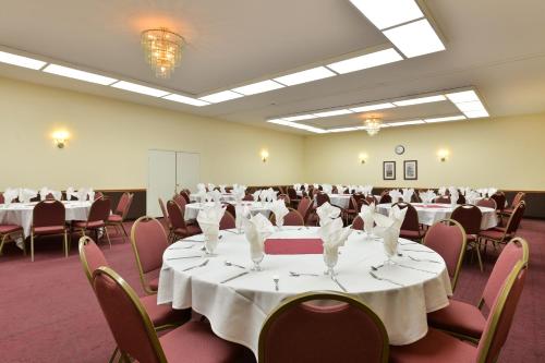 Hawthorn Suites by Wyndham Sacramento - photo 33