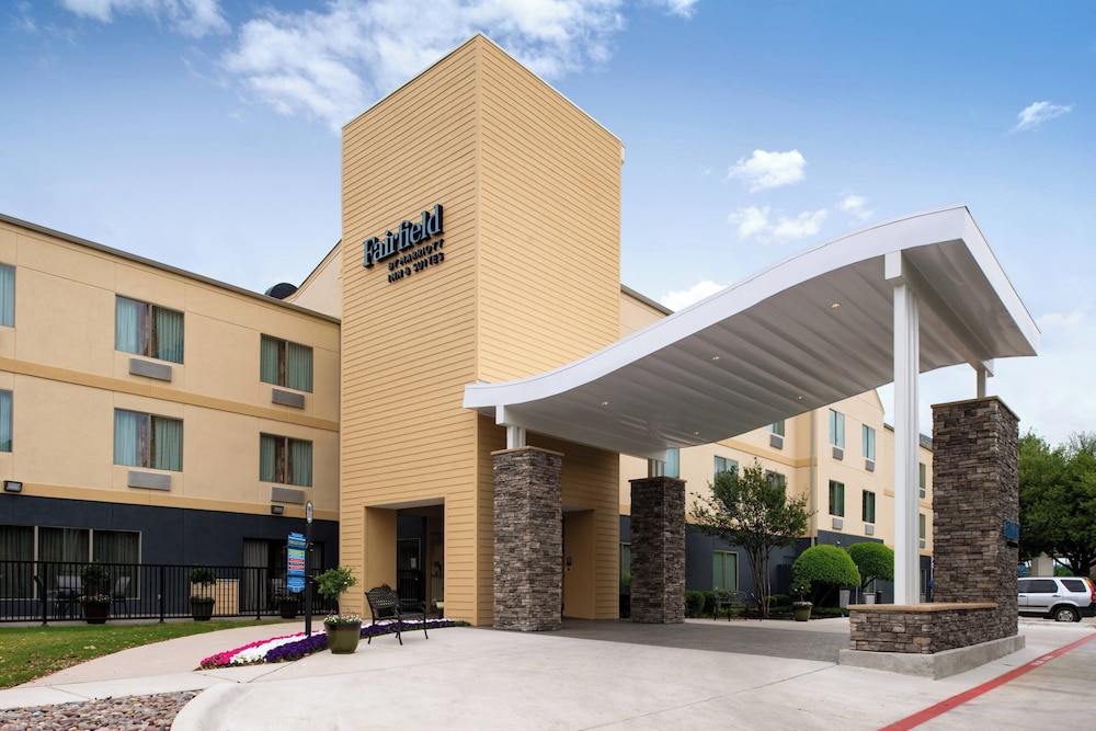 Fairfield Inn & Suites by Marriott Arlington Six Flags - photo 46