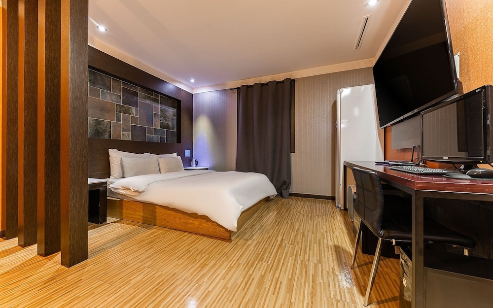 Suwon Guundong Ikkeulim Hotel — hotel in Suwon