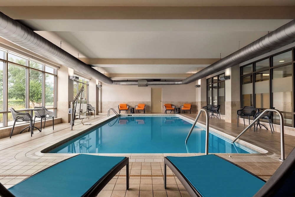 Hampton Inn & Suites Pittsburgh Waterfront West Homestead - photo 25