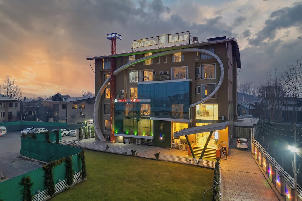 Hotel Golden Leaf Kashmir - carbon neutral hotel in Srinagar