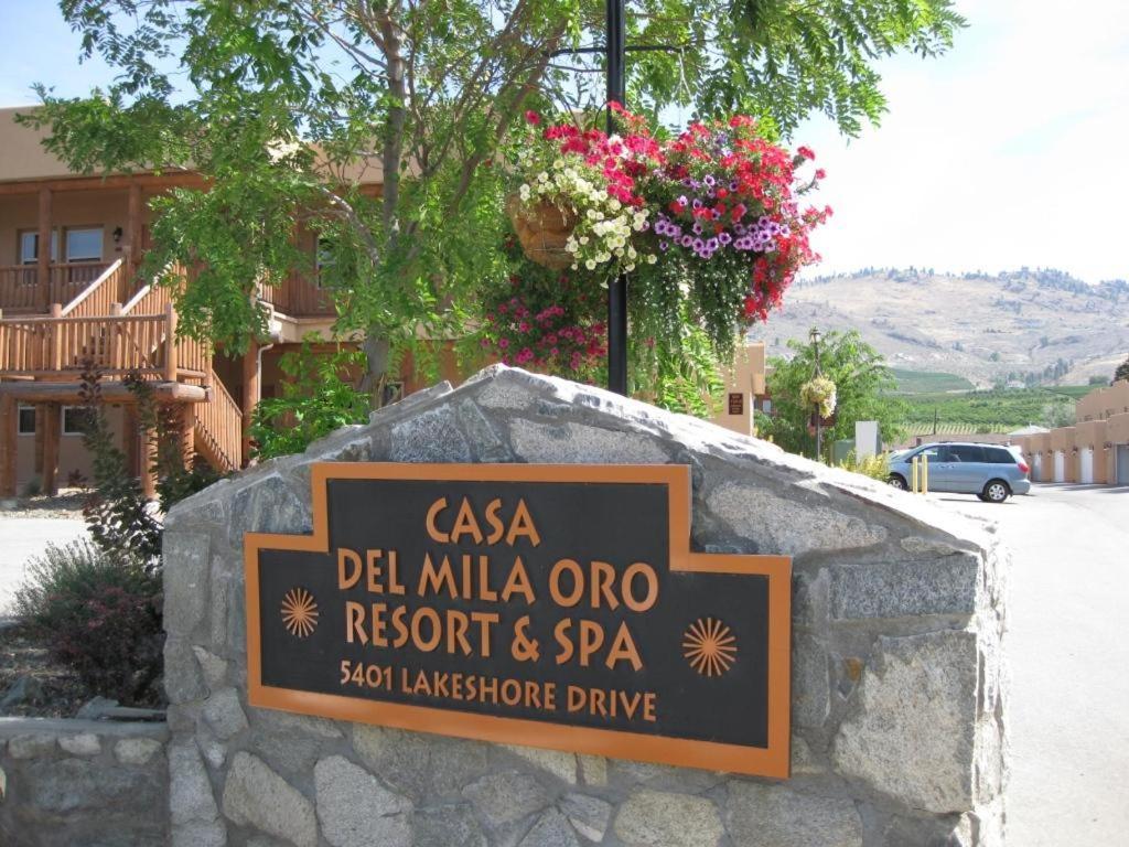 Lakefront Townhouse Family Complex Popular Wine Country and the Best Golfing — 4-Star Luxury Hotel in Osoyoos, Canada