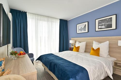 HotelHafenWedel — hotel in Wedel