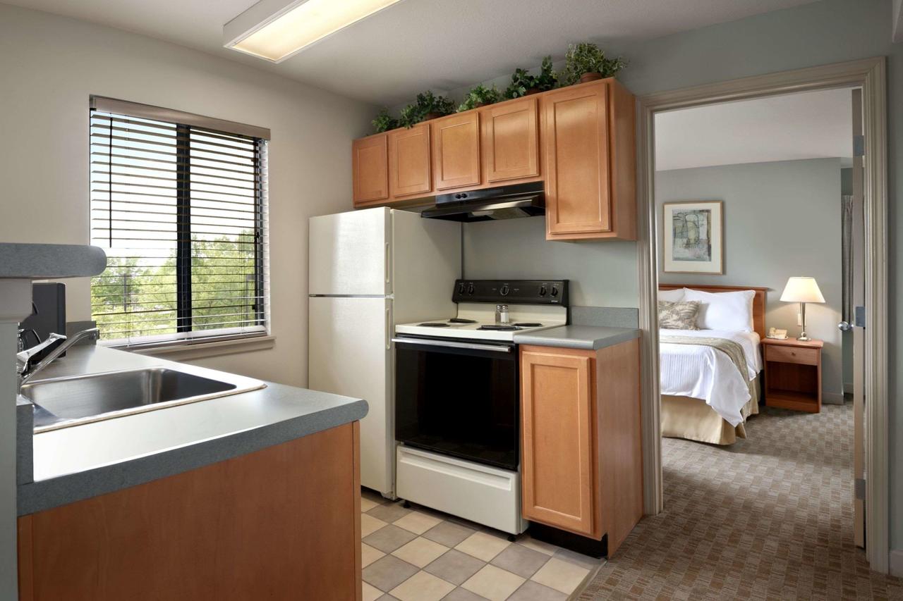Hawthorn Suites by Wyndham Overland Park - photo 4