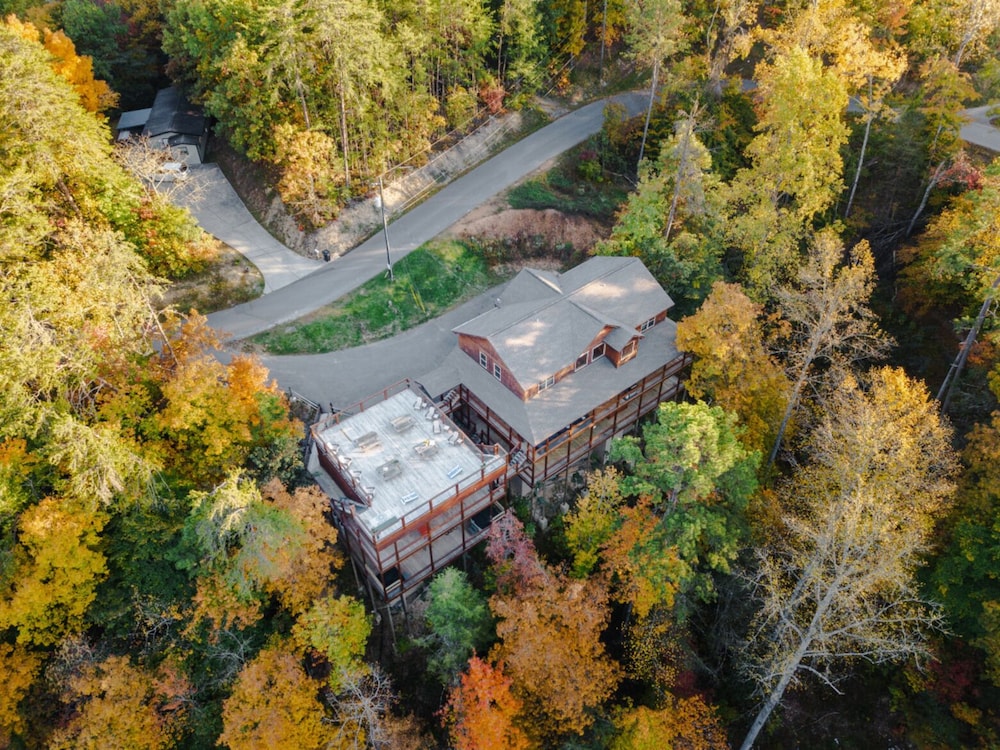 Elegant Elite Estate By Ghosal Luxury Lodging - photo 97