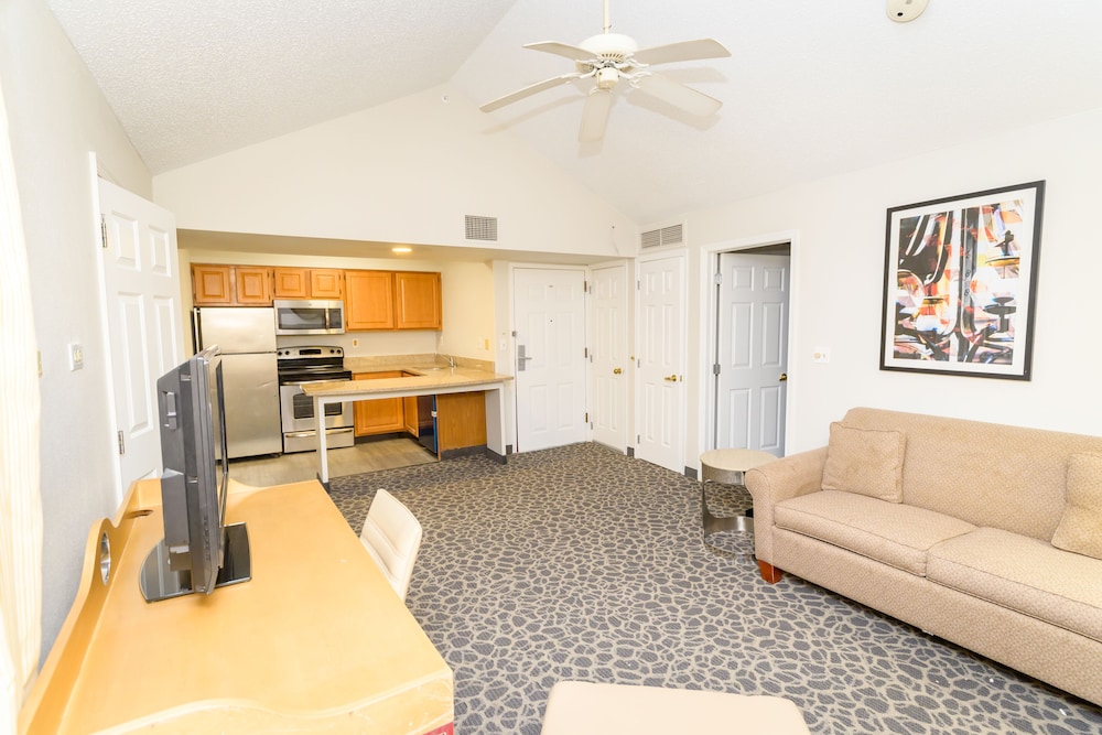 Philadelphia Suites at Airport An Extended Stay Hotel - photo 5