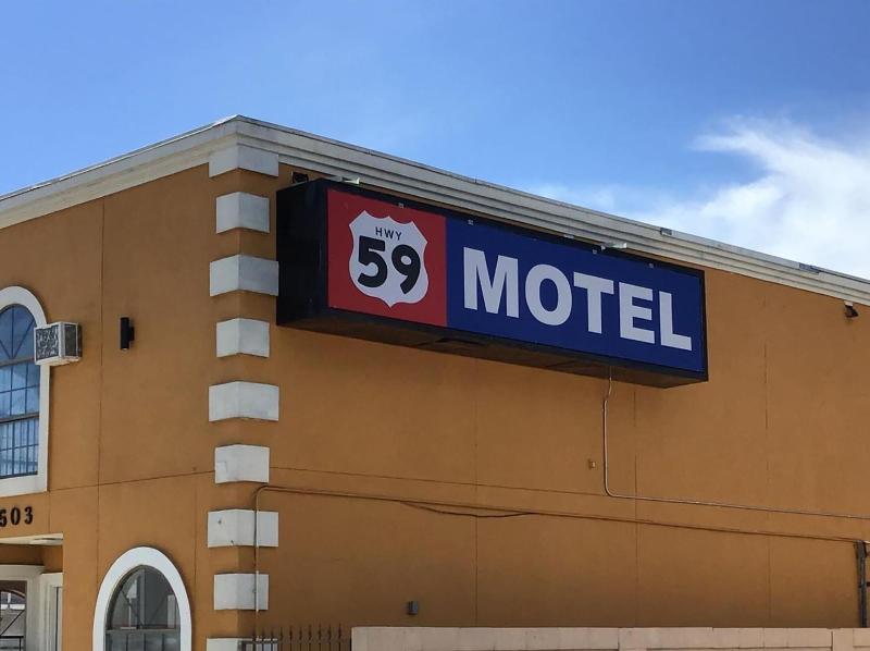 Hwy 59 Motel Laredo Medical Center - photo 7
