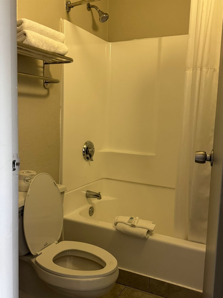 Super 8 By Wyndham Charleston WV - photo 17