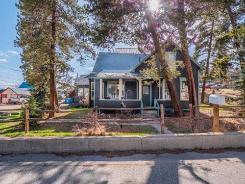 Victorian Mansion near Main St Gym Spa and More in Leadville, United States