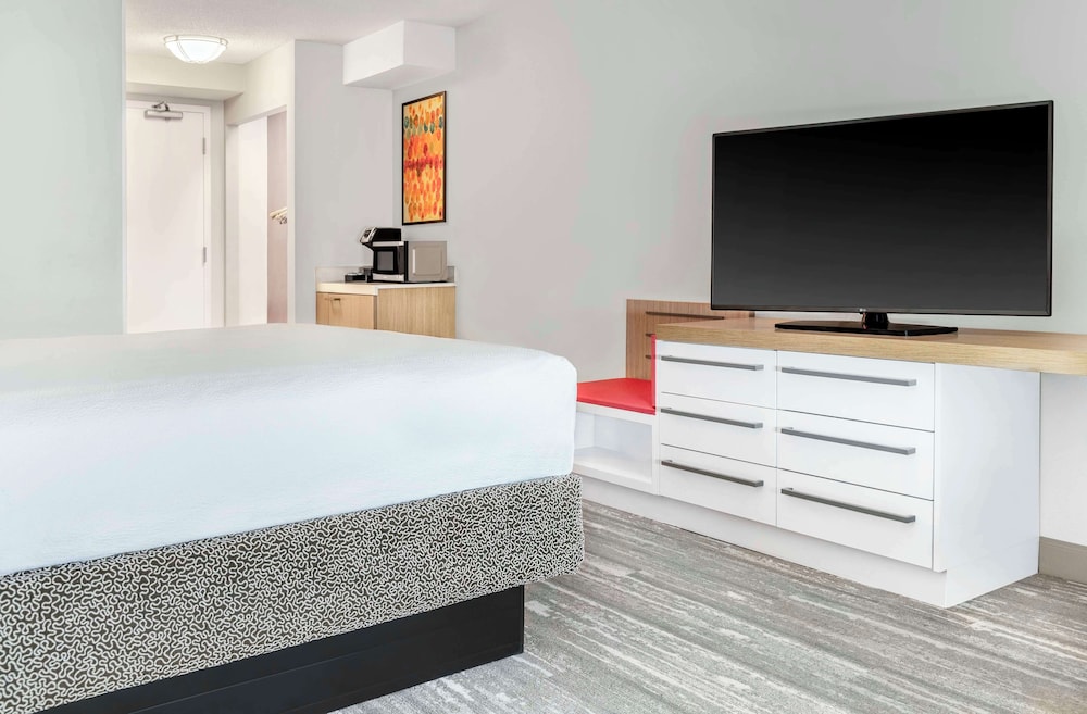 Hilton Garden Inn Denver Airport - photo 11