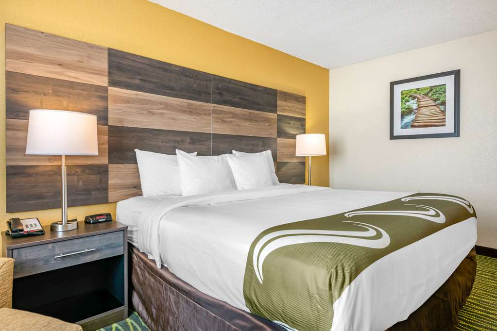 Quality Inn & Suites Leesburg Chain of Lakes - photo 12