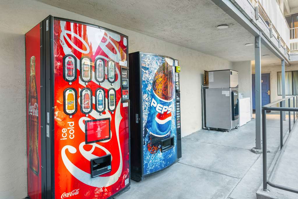 Motel 6 Merced CA North - photo 24
